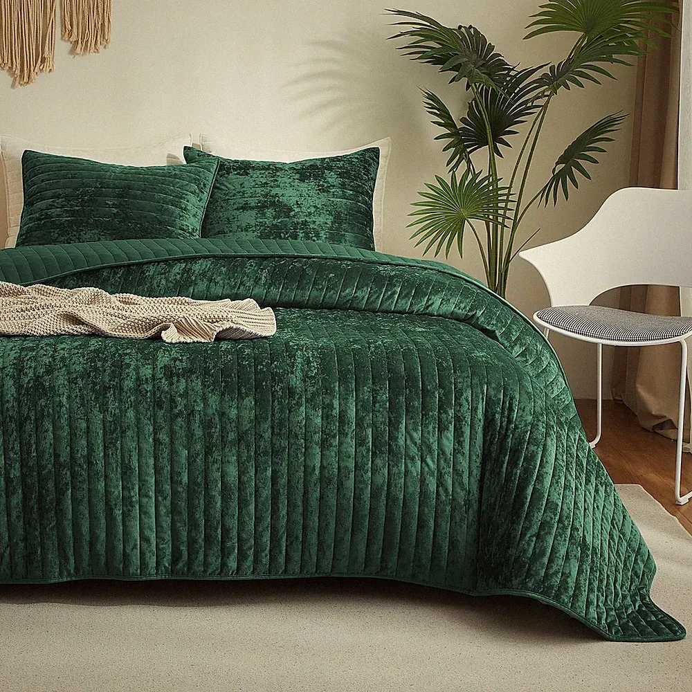 Luxury Soft Velvet Quilt Set King Size Lightweight Velvet Bedding Set for Al...
