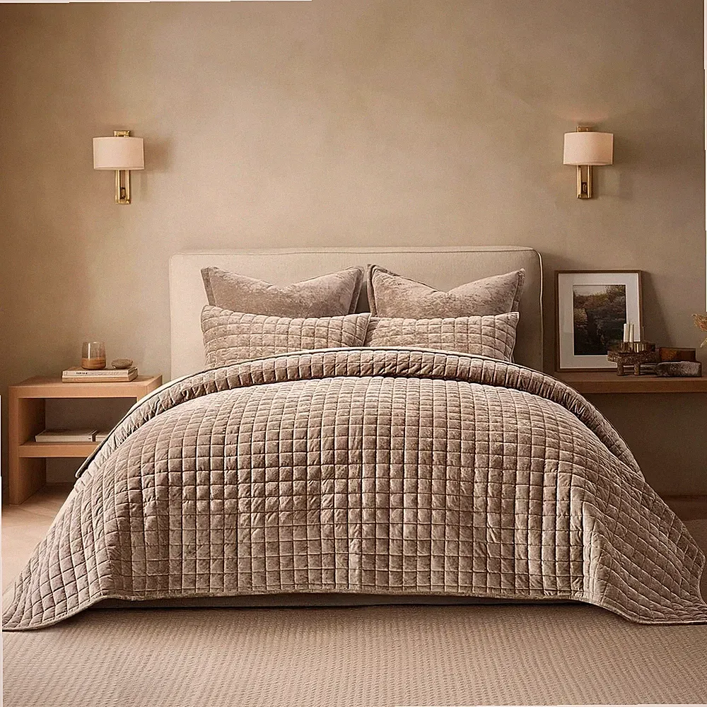 Luxury Velvet Quilt King Size Bedding Set, Ultra Soft Velvet Comforter Set, Ligh