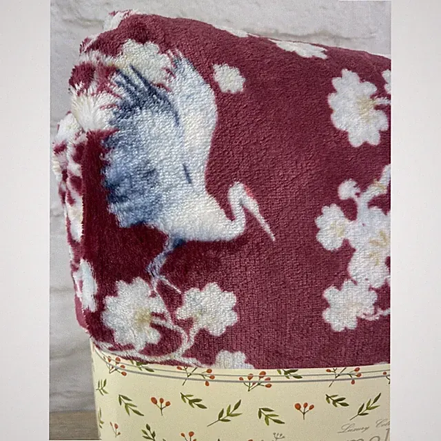 Mythology Luxury Velvet Throw, 50×70, Burgundy
