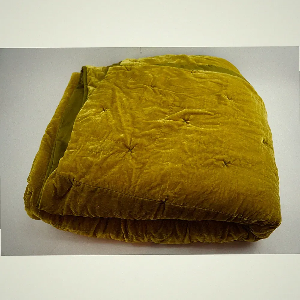 Opalhouse Moss Green Velvet Tufted Quilt Comforter Full/Queen