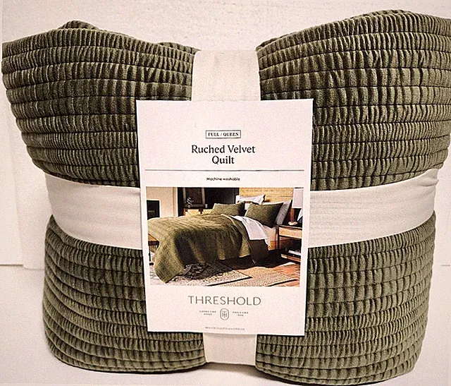 Threshold Green Full / Queen Size Ruched Velvet Quilt
